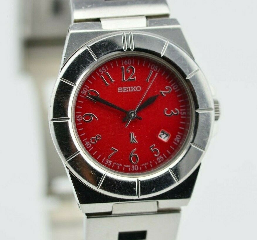 I045 Vintage Ladies Seiko LK Lukia Quartz Watch 7N82-0620  display picture 2
