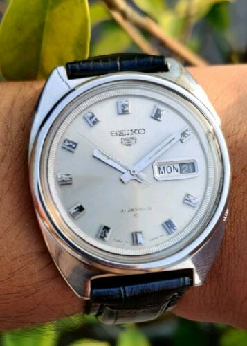 【稼働美品】SEIKO 5 6119-8250 自動巻き Rare vintage SEIKO 5 series 6119-8250. They got it just