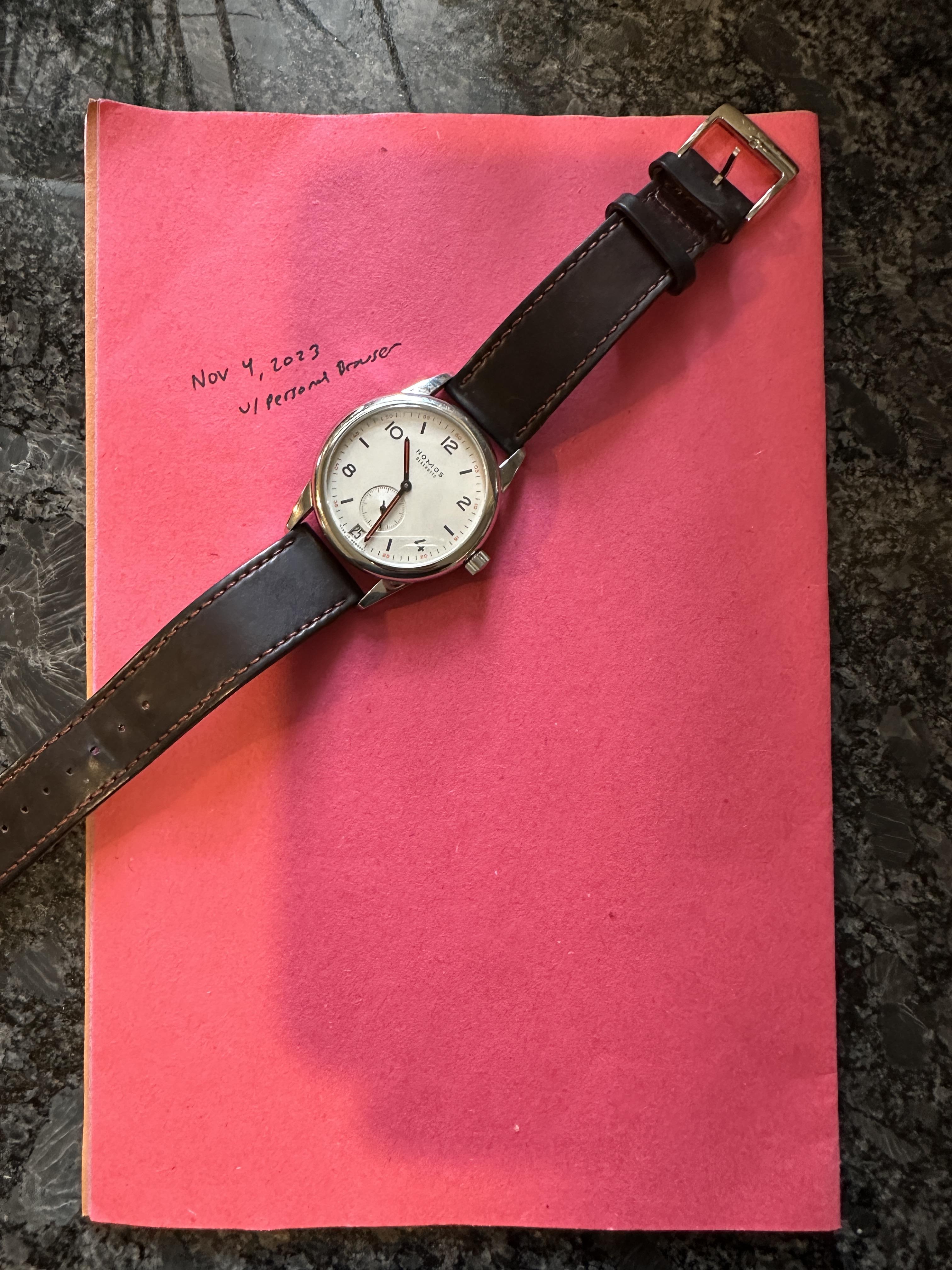 Nomos club deals datum 733