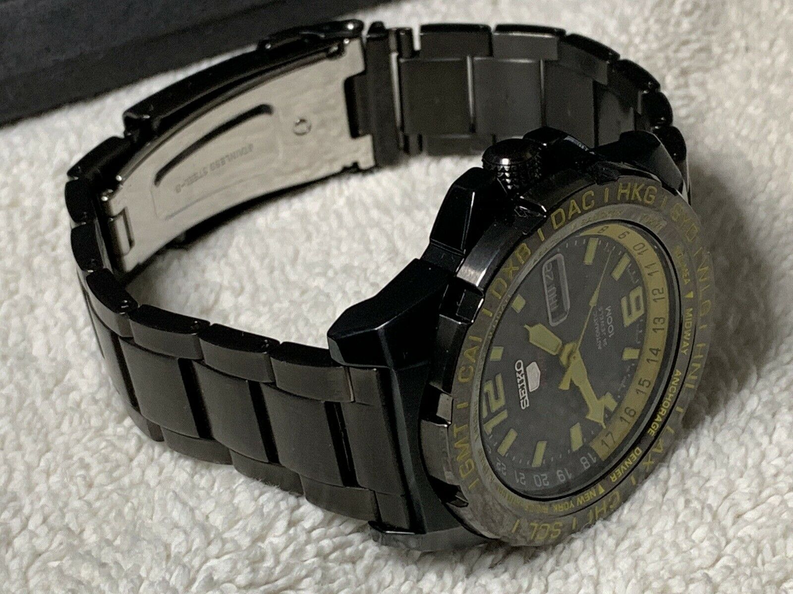SEIKO SRP689J1 5 SPORTS 24 JEWEL AUTOMATIC 100M WR BLACK W