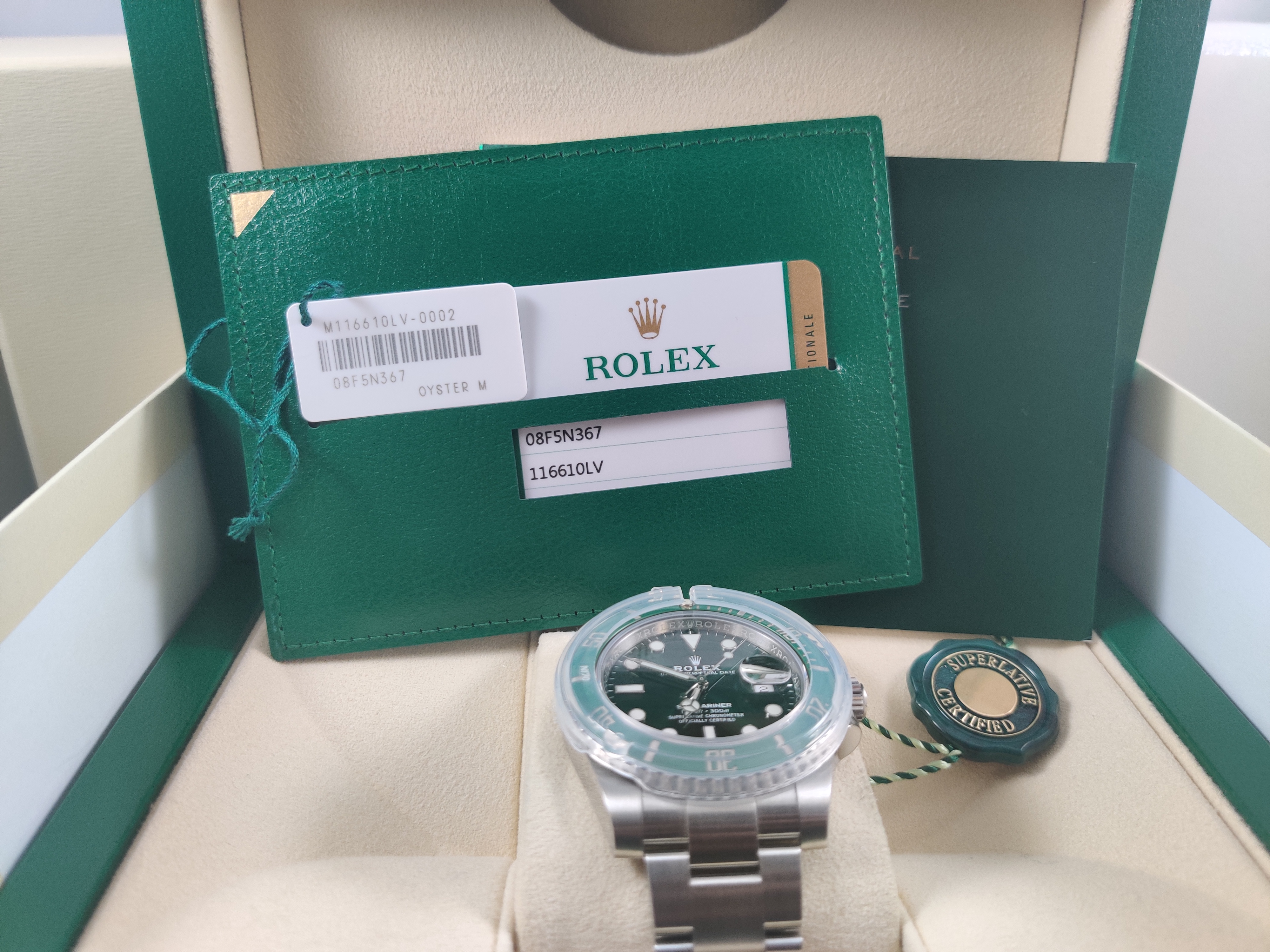 FS: 116610LV Rolex Submariner “Hulk” Full Set