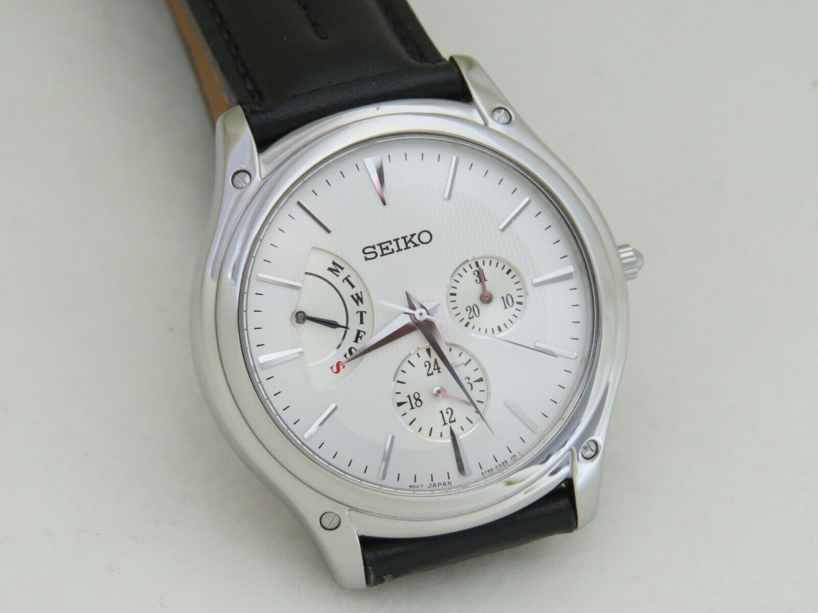 SEIKO 5Y66-0AB8 Mens St Steel Quartz Watch Running 5Y66-0AB0