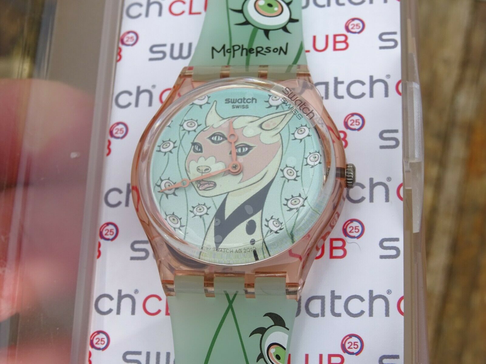 Swatch McPherson クォーツ 腕時計 本体 フィギュアセット SWATCH The Eyes are Watching Tara McPherson rare watch boxed new