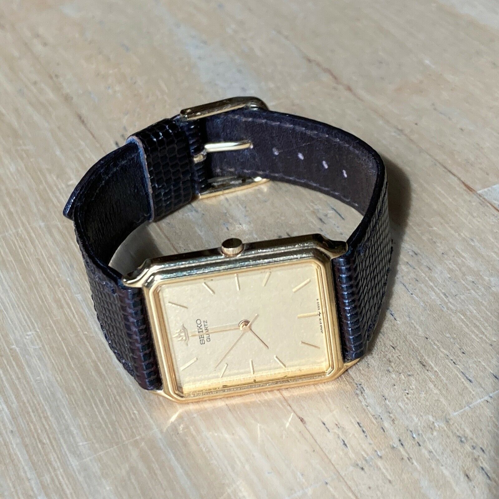 SEIKO 5Y31-5A30 腕時計 ウォッチ クォーツ ロゴ スクエア SEIKO 5Y31-5A30 腕時計 ウォッチ クォーツ ロゴ スクエア 【公式通販】