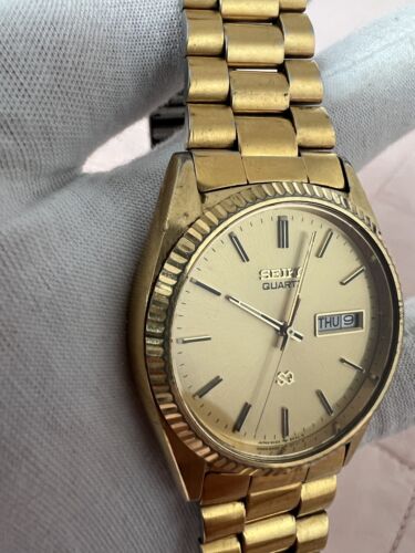 Vintage Seiko Watch. SQ 5H23 8029 Model. Gold Color w Day Date