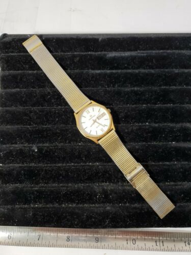 Vintage Hamilton Quartz Day / Date 912480 Watch FOR PARTS or