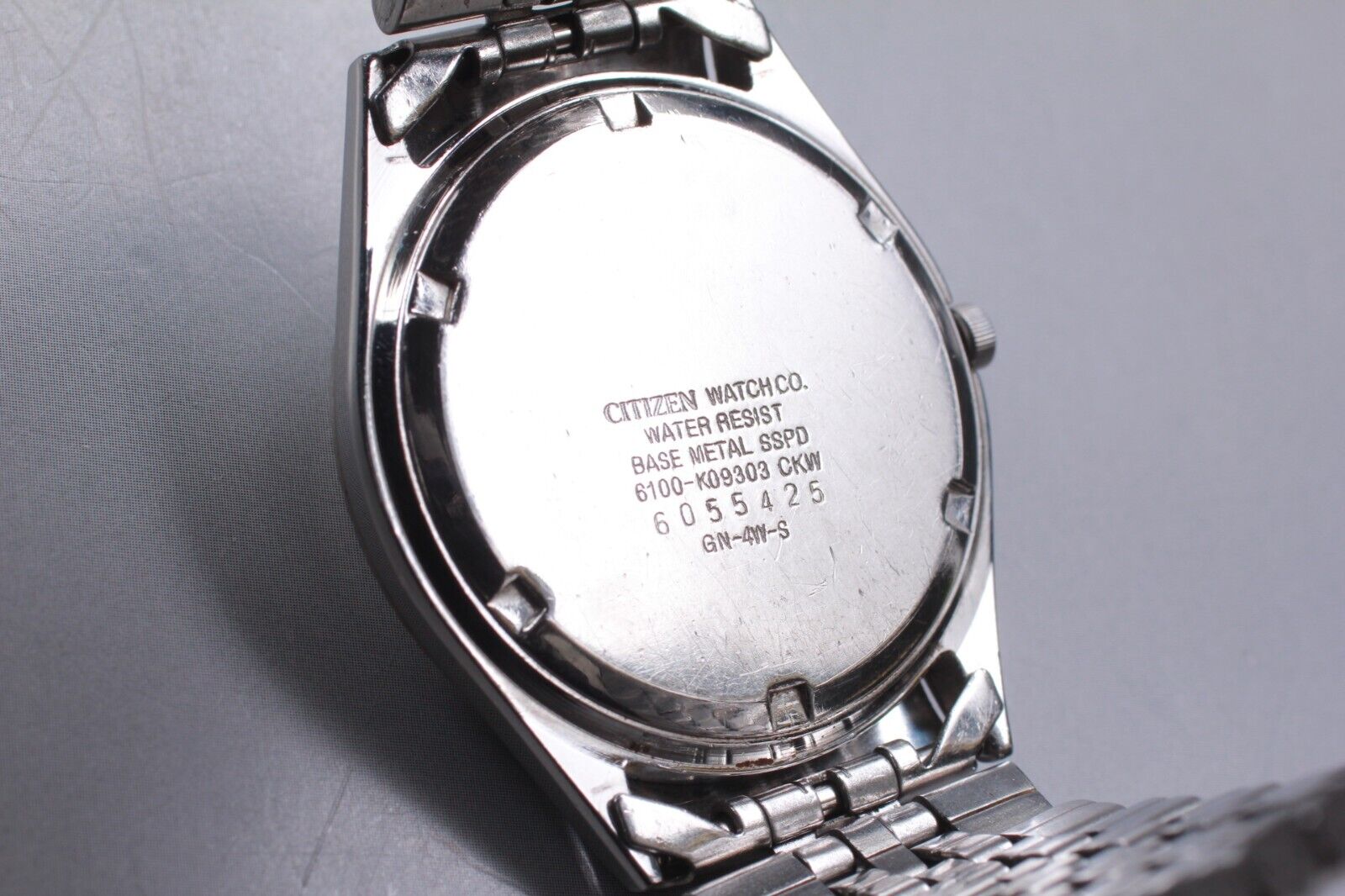 CITIZEN Crystron 6100-K09303 Day-Date kanji Men 35mm Quartz Watch