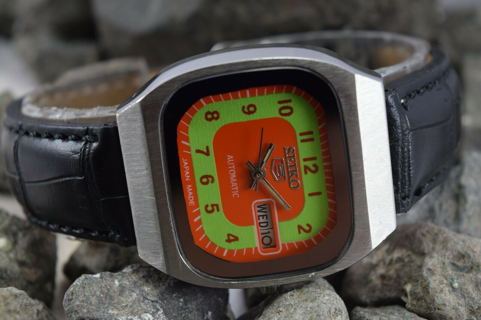 VINTAGE SEIKO 6309 AUTOMATIC WRIST WATCH. BEAUTIFUL ORANGE DIAL