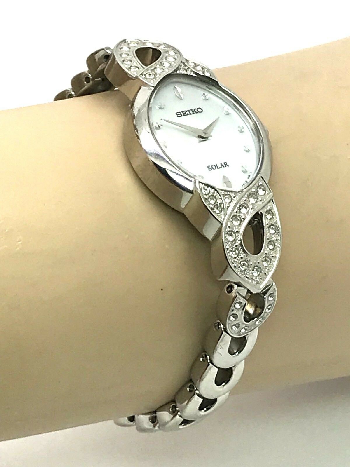 【SEIKO】Solar Mother of Pearl Dial Ladies Watch Seiko Solar Steel Back 33mm Womens Watch Mother of Pearl w