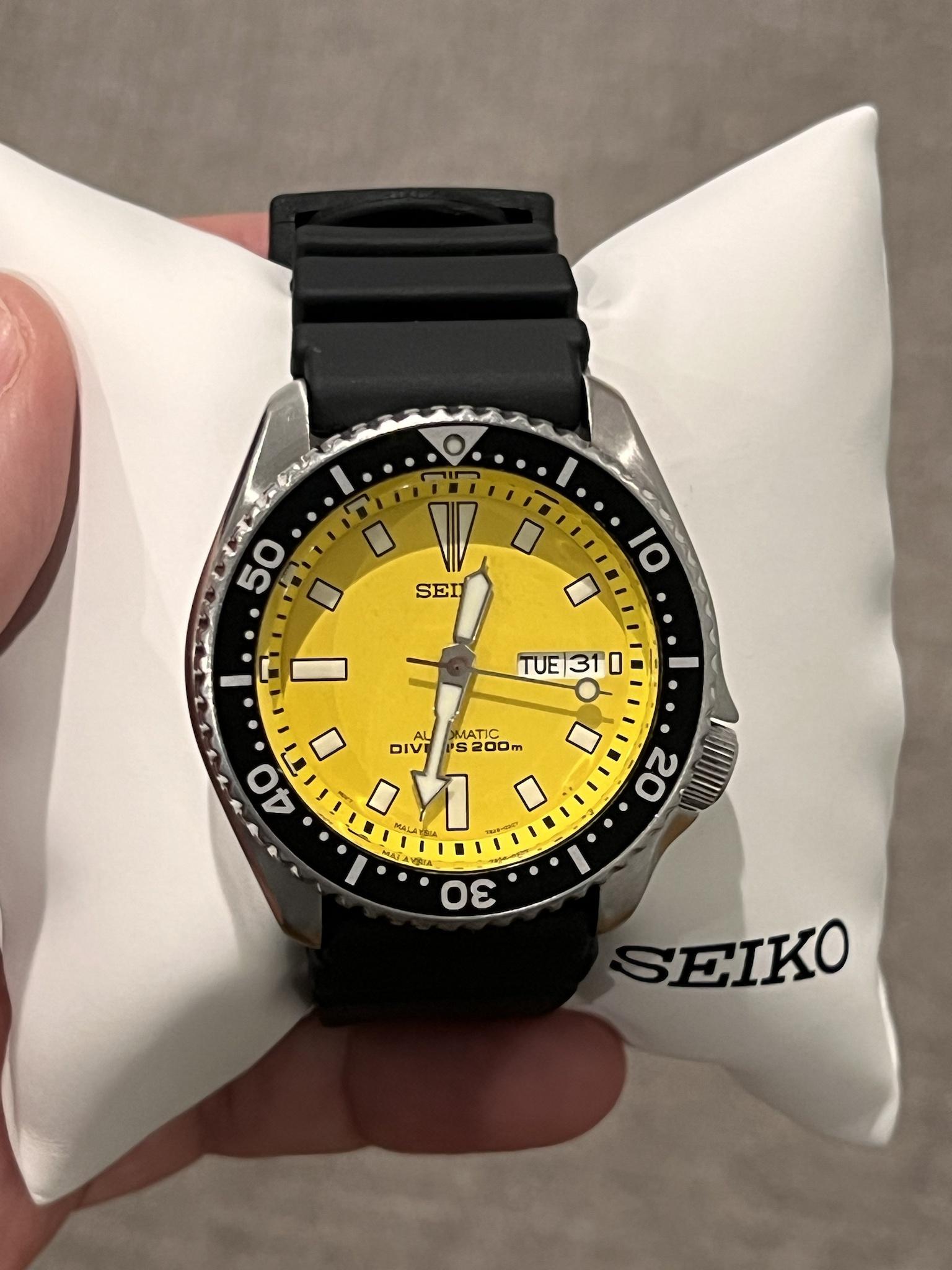 [WTS] Seiko SKXA35 Diver on OEM rubber strap and Strapcode metabind