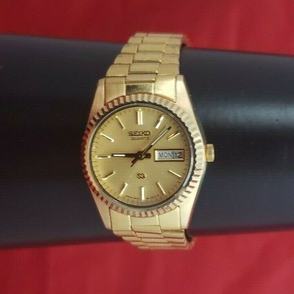 Seiko SQ Gold Tone 3E23-0A60 Ladies Watch | WatchCharts