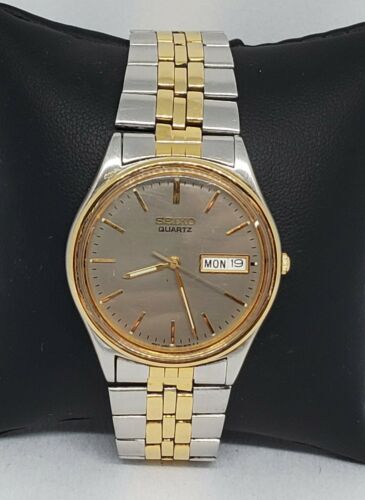 Vintage Mens Seiko Two Tone Analog Quartz Watch 7N43 8A30 Day Date