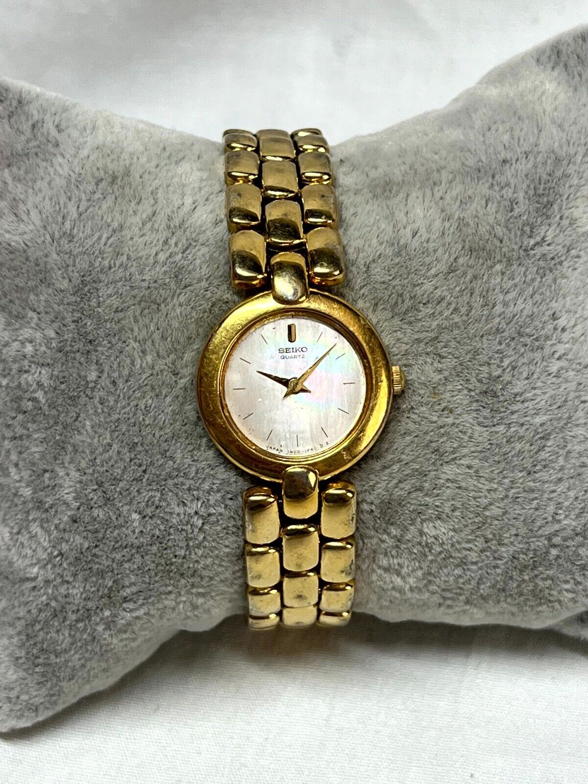 Seiko Vintage on sale Women's Watch 1N00-0D79