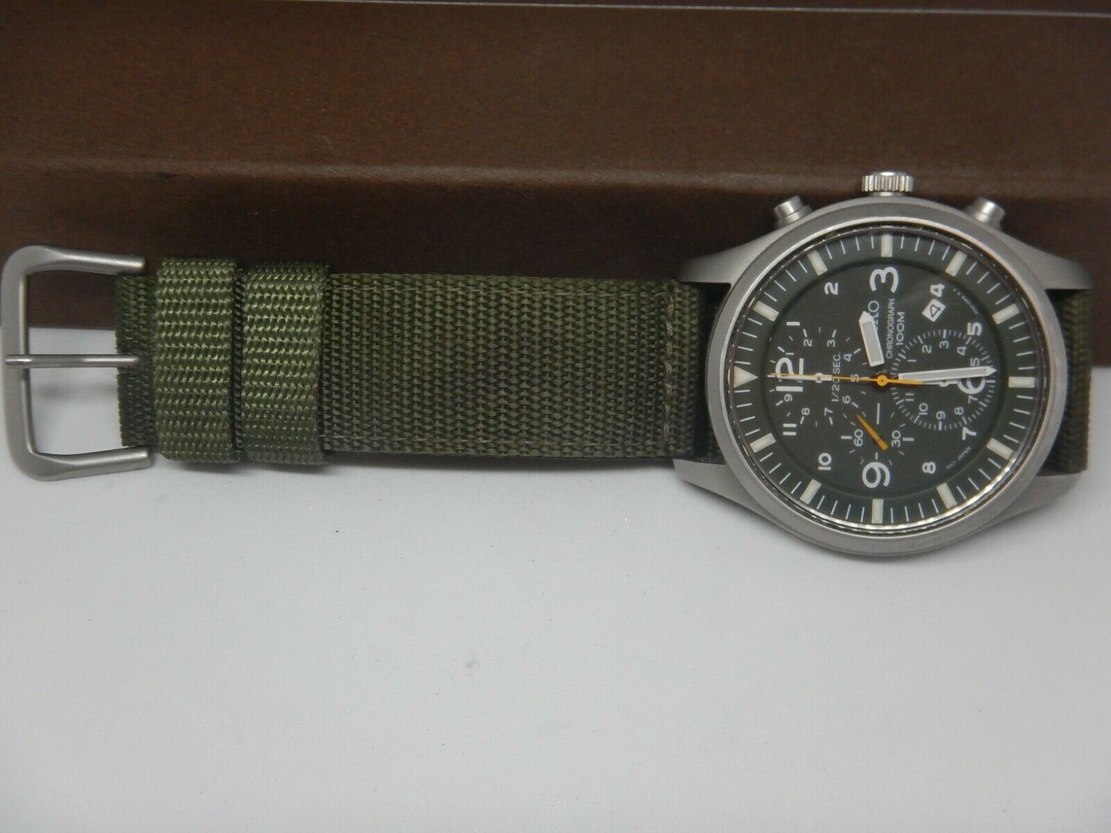 SEIKO GREEN 7T92-0JS0 Quartz Chronograph 100m Watch, New