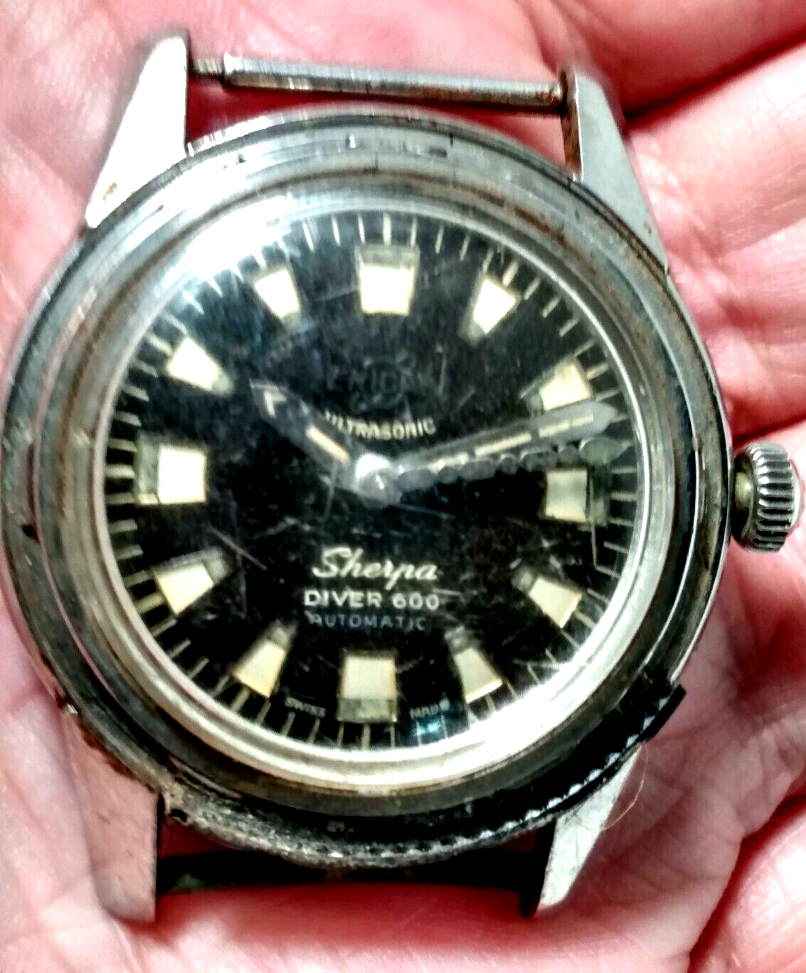 Enicar Ultrasonic Sherpa Diver 600 Automatic Swiss Watch - Running