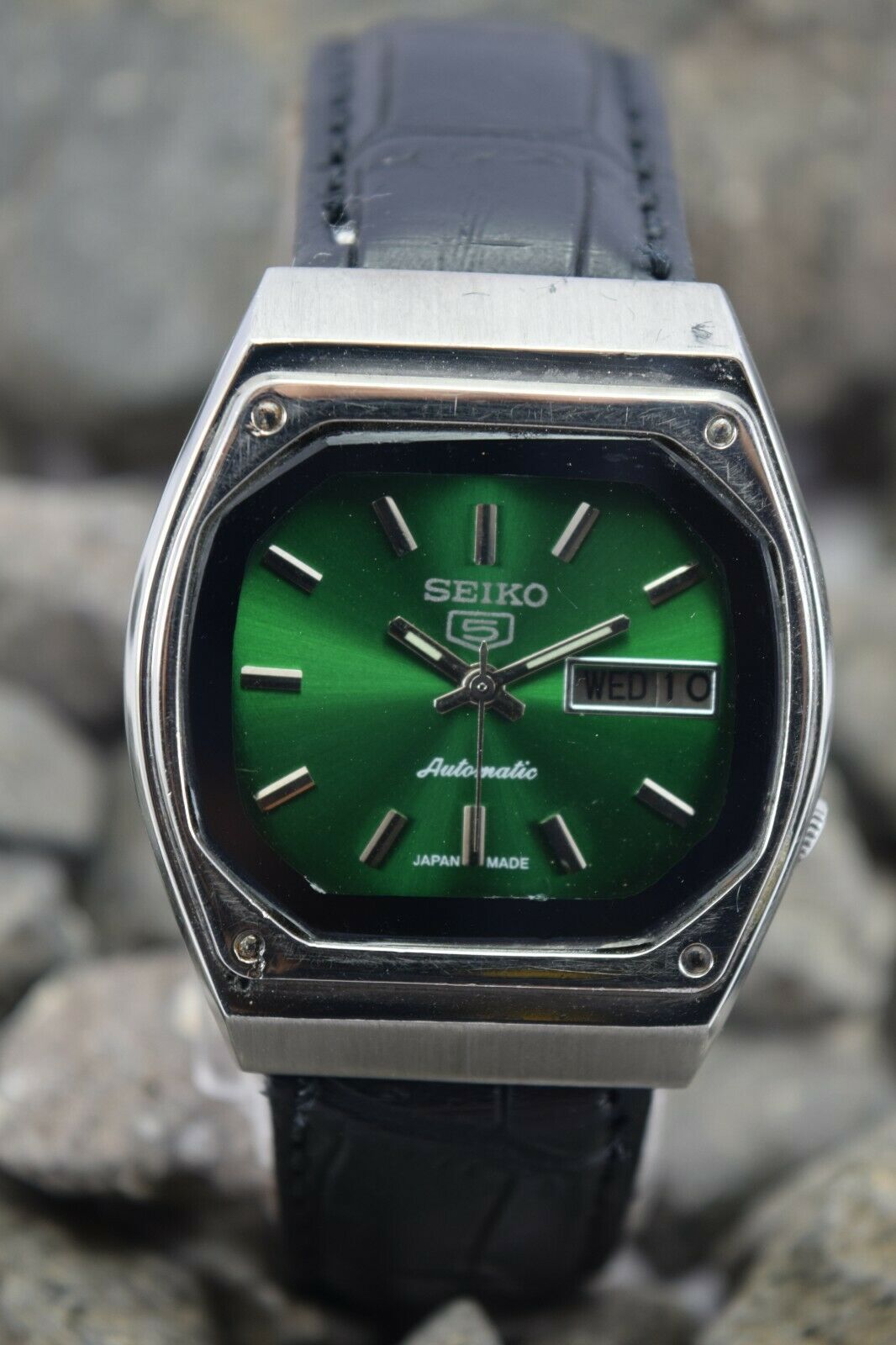 Seiko outlet green square