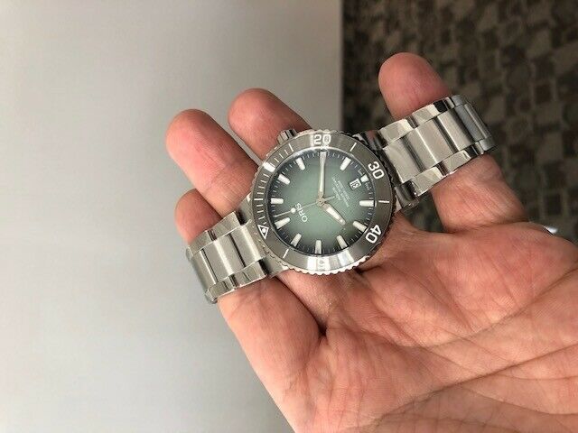 2019 Baselworld ORIS AQUIS Green DIAL CERAMIC BEZEL 733 7732 4137