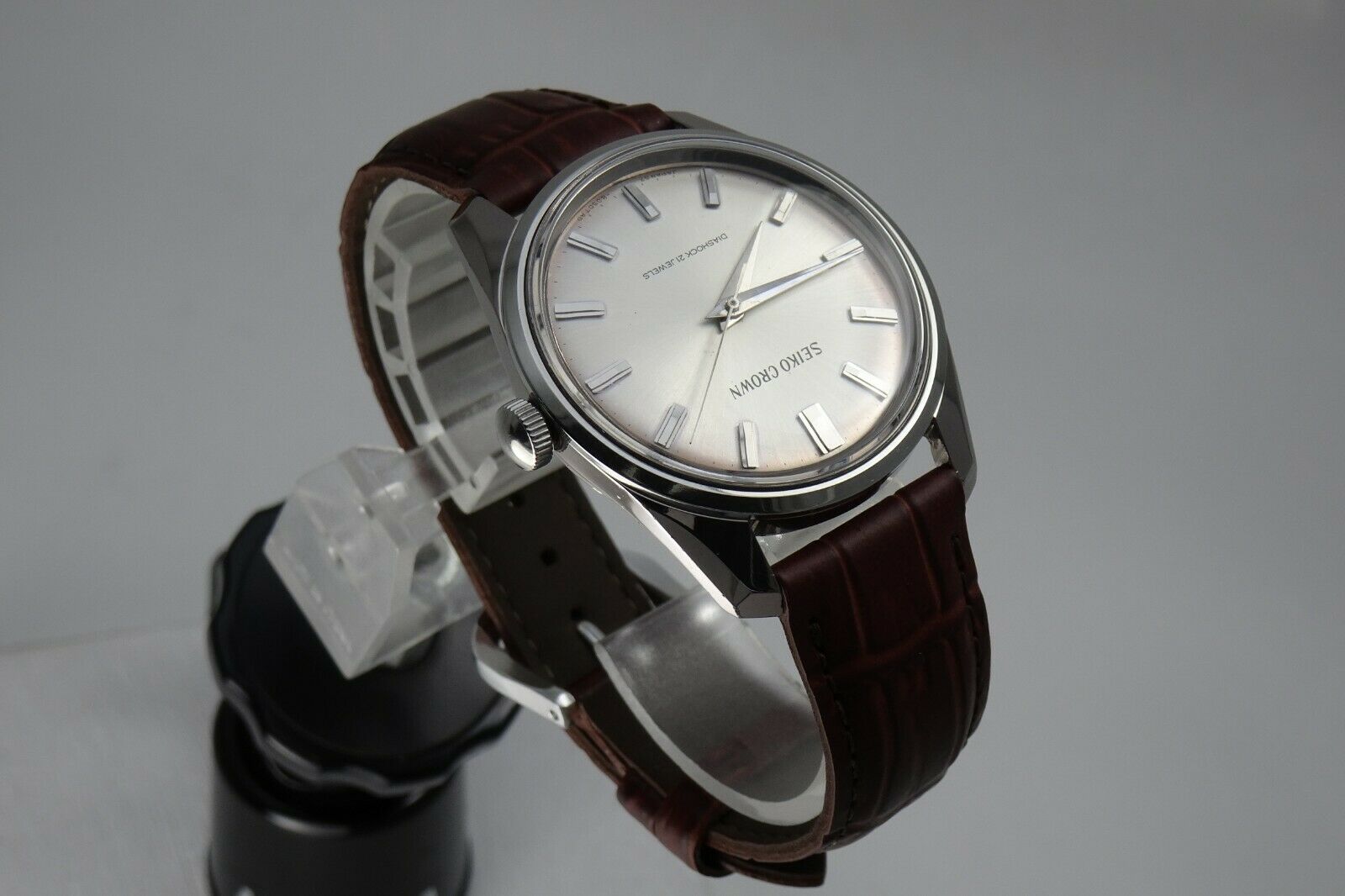 Vintage 1966 JAPAN SEIKO CROWN 57-8010 21Jewels Hand-winding