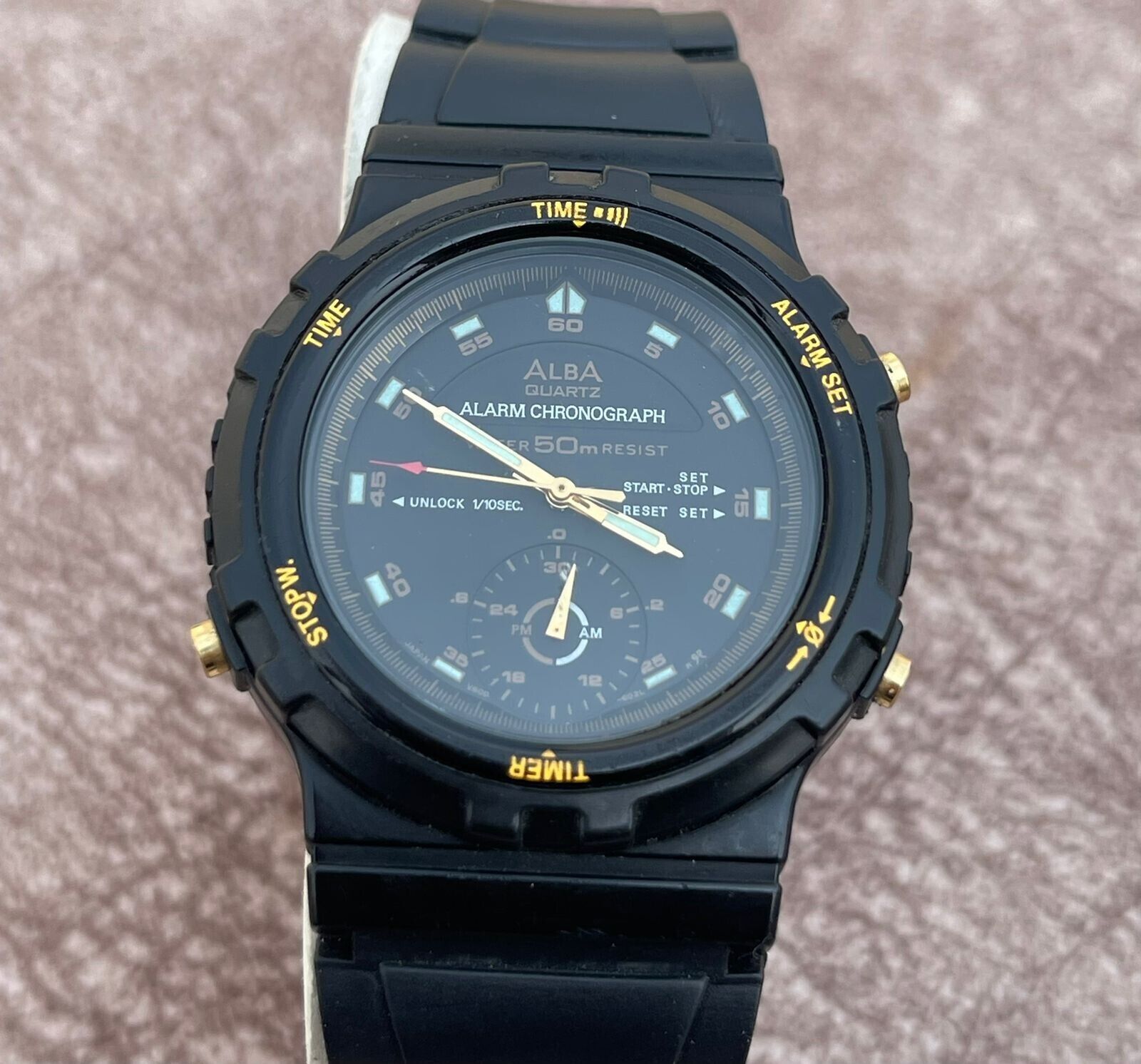 VINTAGE SEIKO ALBA V600-6020 AO ANALOGUE QUARTZ ALARM AND