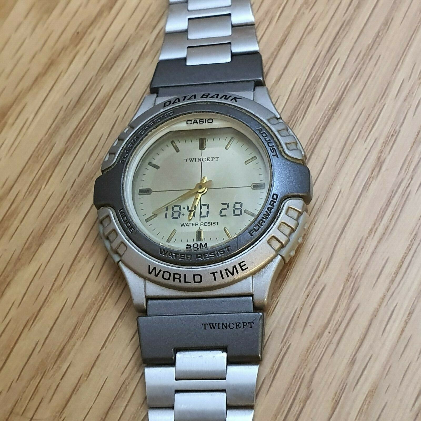 Vintage Casio Twincept Abx-22 1349 Data Bank World Time Ana-digi 