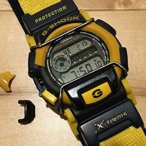 1997 Casio G-Shock 1596 DW-003 Digital Watch Yellow & Navy +