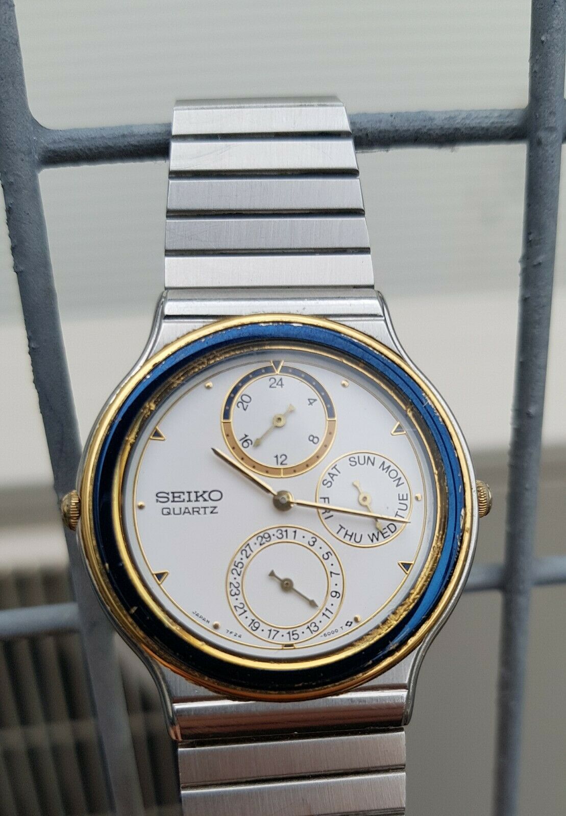 Seiko Quartz watch 1986 7F24 6010 double crown | WatchCharts