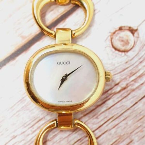 Vintage Gucci 1600 Ladies Mother of Pearl Dial Quartz Gold Plated