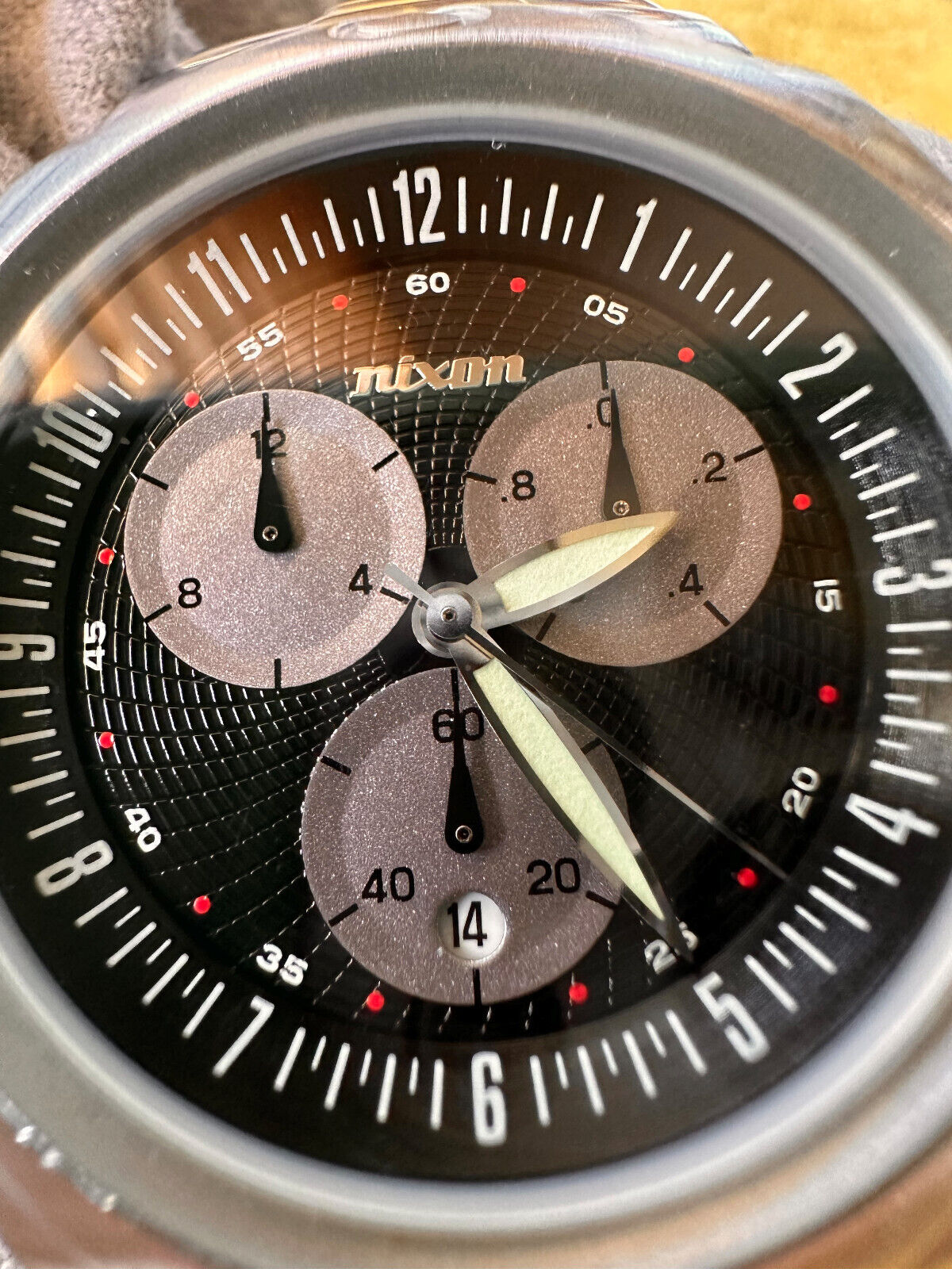 NIXON 15 MINUTES s-l400.jpg