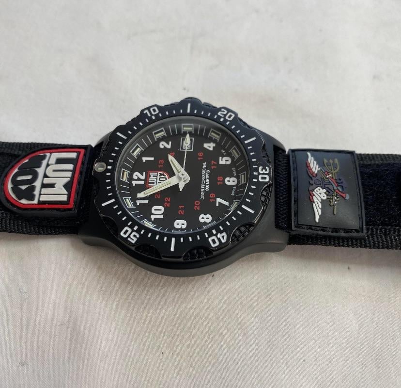 Luminox 8401 discount