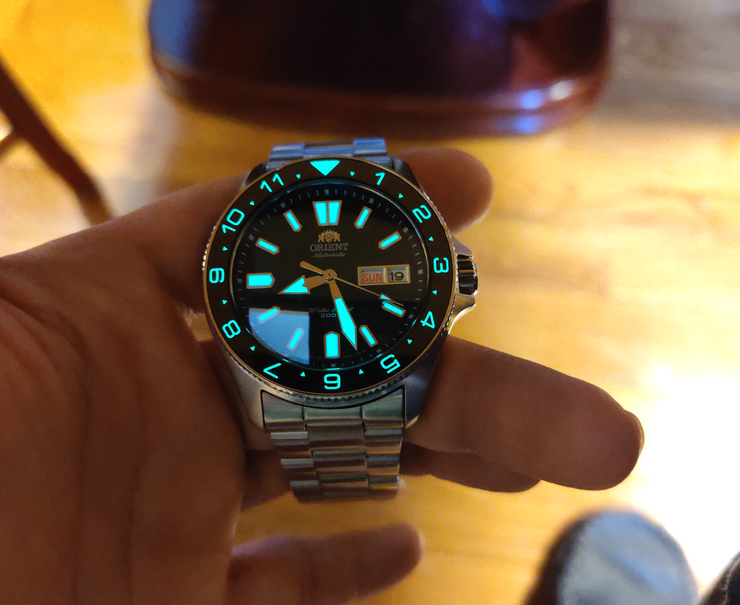 orient mako ii sapphire crystal