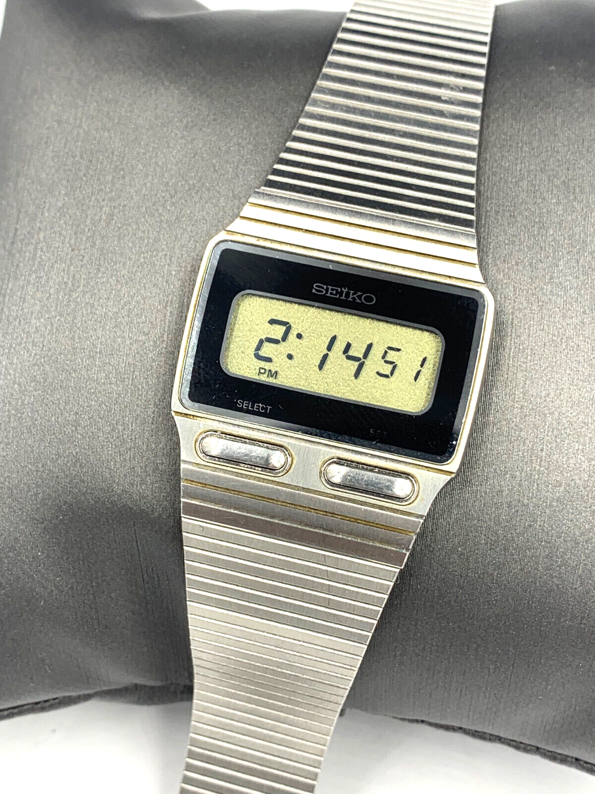 Seiko Watch Digital F231-4019 LCD Digital Good Condition 1980s