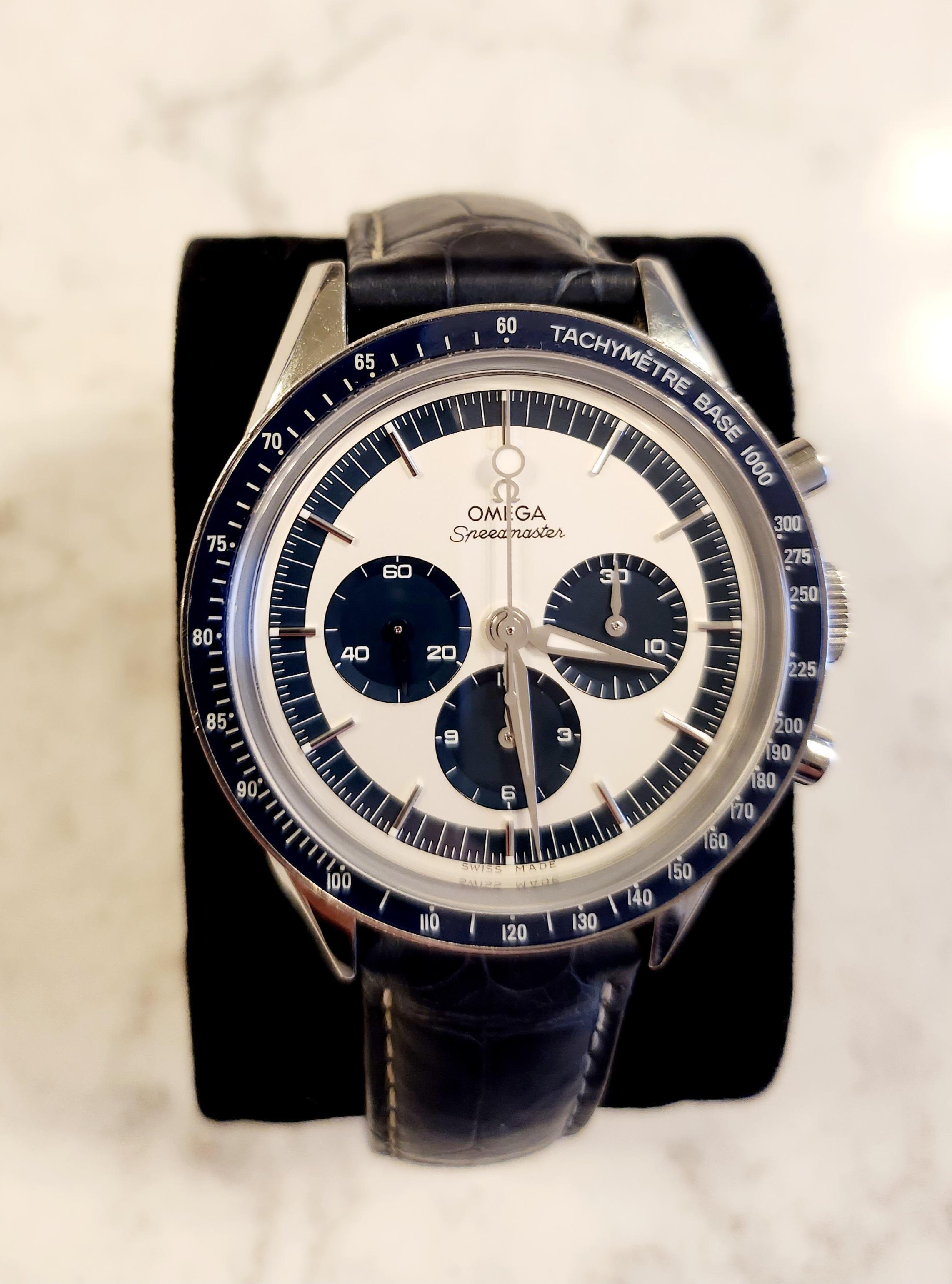 Omega speedmaster moonwatch online panda