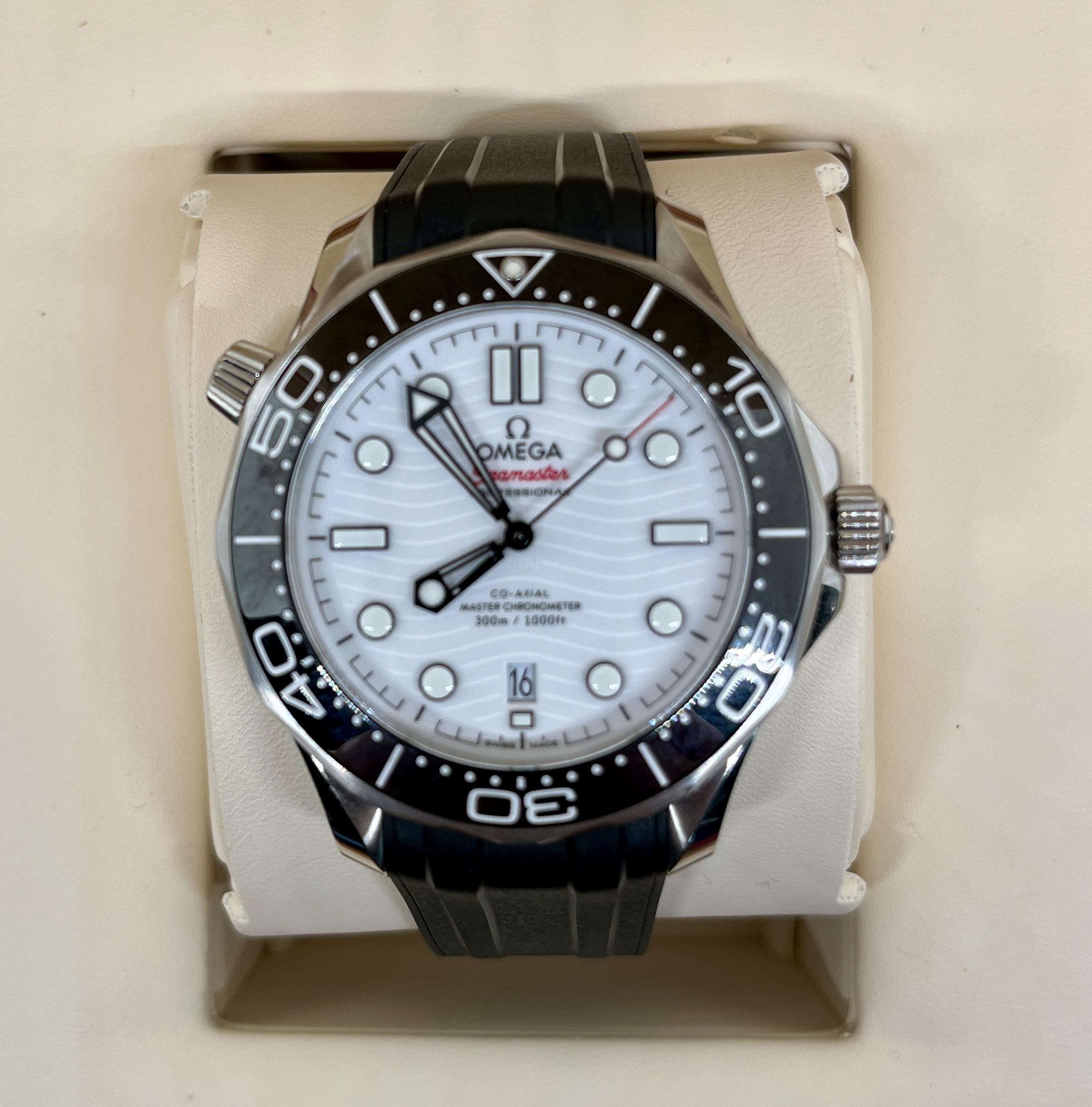 [WTS] Omega White Dial Seamaster Diver 300m Warranty | WatchCharts ...