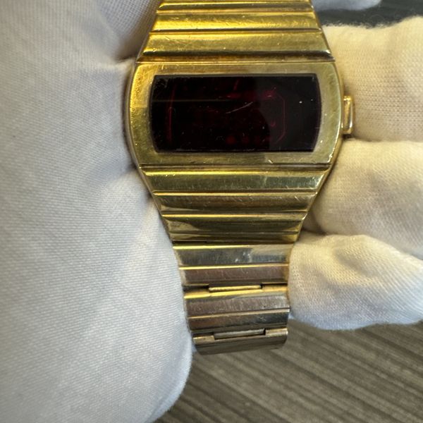 Hamilton Red Led Watch VINTAGE 1973 HAMILTON QED DIGITAL LED WATCH (PULSAR P2) | WatchCharts ...