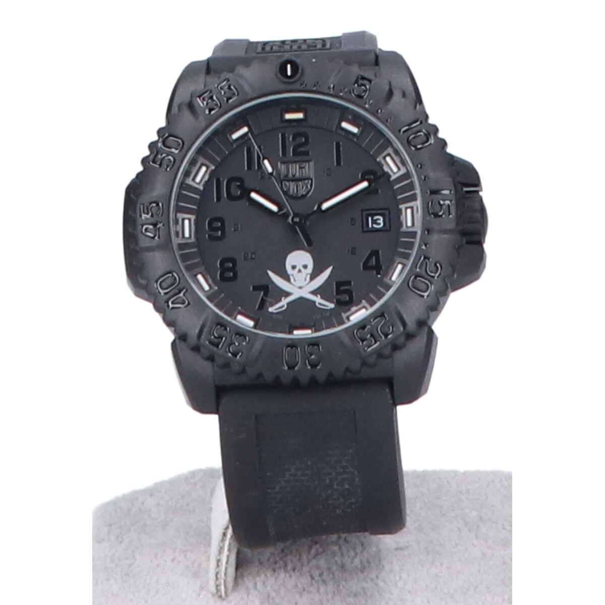 LUMINOX Luminox [prompt decision/limited to 375] 3051.BO JOLLY ROGER Jolly  Roger anti-rotation bezel quartz watch black men's [pre-owned] |  WatchCharts Marketplace