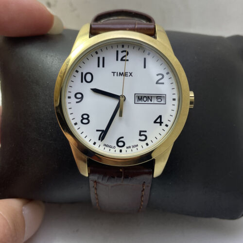 Timex T2N065 Men s South Street Sport Brown Dress Watch AS IS H34