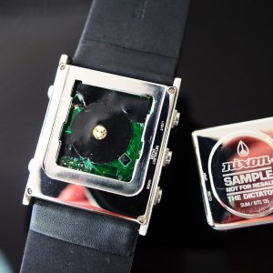 Nixon The Dictator デジタル腕時計 Nixon The Dictator デジタル腕時計