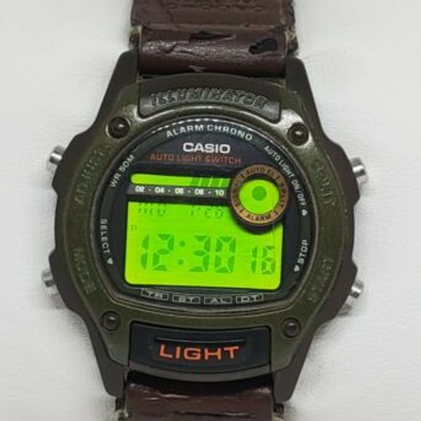 Mens Casio Auto Light Switch Illuminator Green Case Digital Watch W94H