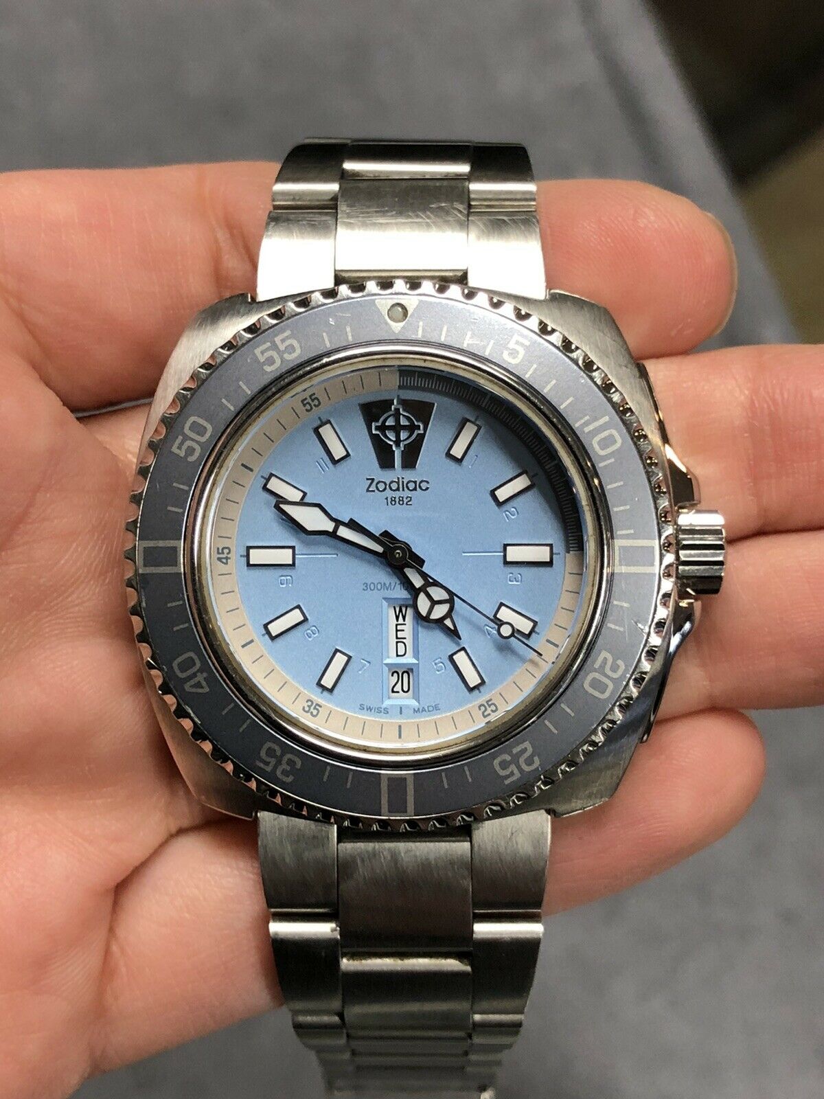 Zodiac V Wolf ZO2305 Day Date Light Blue Dial 40mm Quartz