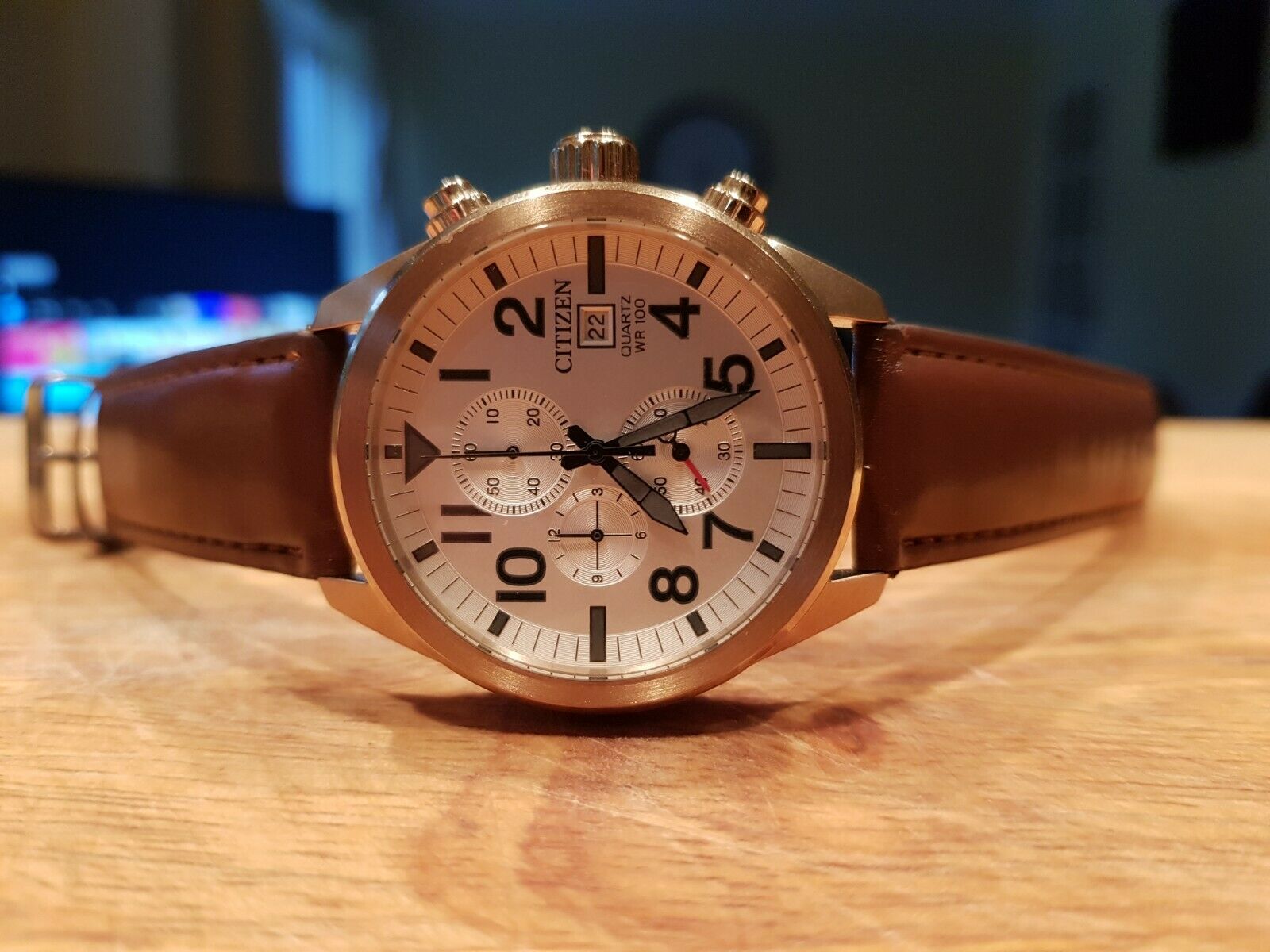 Citizen Chronograph Watch Gold 0510-S111102 Mint Condition 