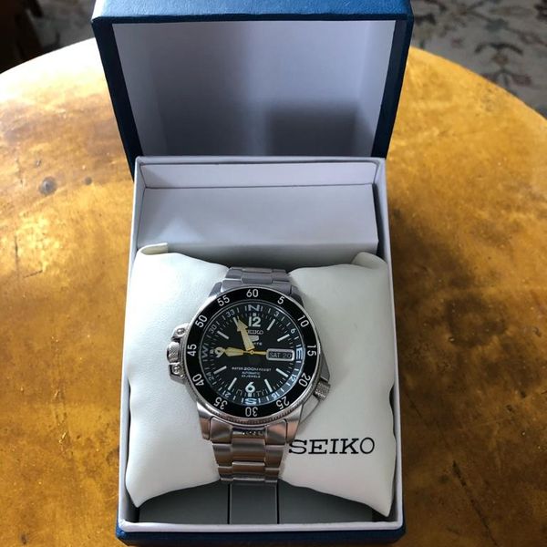 FS - Seiko 5 Sports SKZ211K1 Atlas / Landshark full Set | WatchCharts