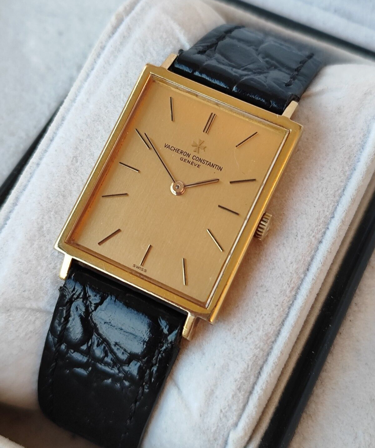 Vacheron Constantin vintage men s dress watch 18k gold