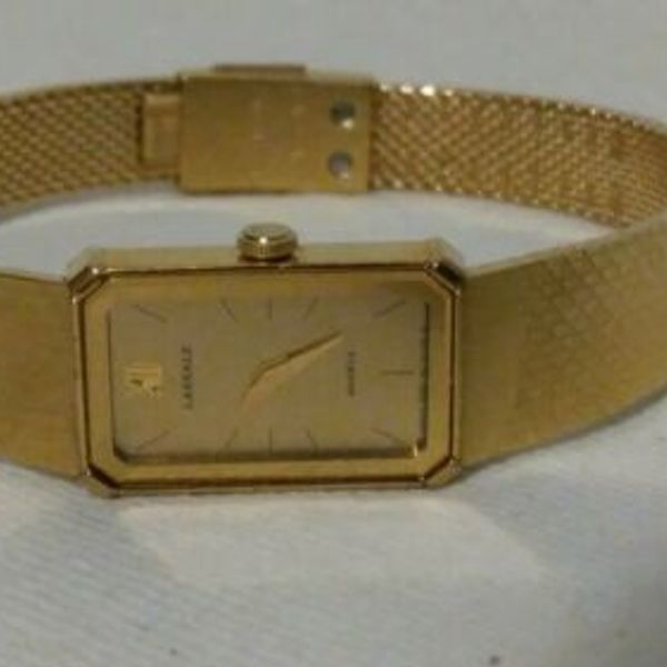 Lassale women's dress watch. 1E50-5A19 on sale 620046. Cream colored face. Sold as is