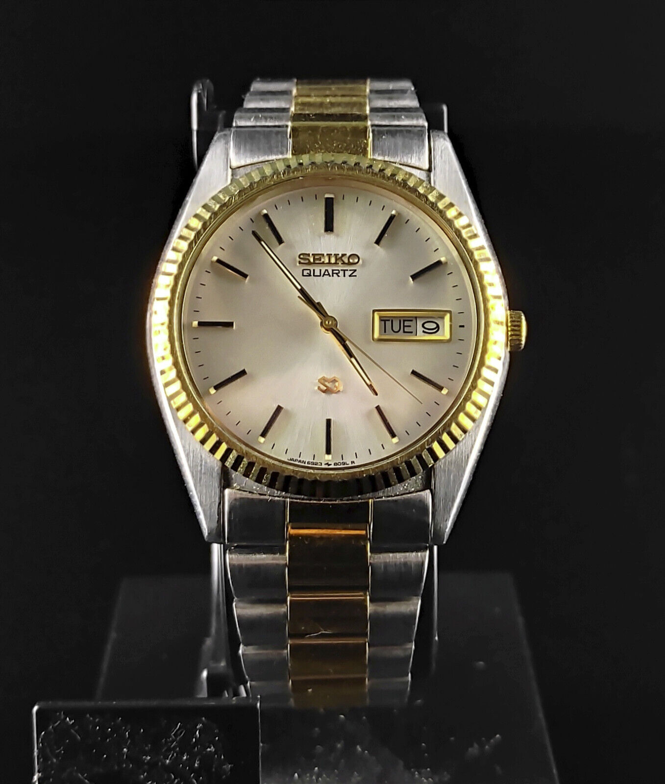 sein03 ページです Vintage Seiko 6923-8080 James Bond A View To A Kill Original Flex