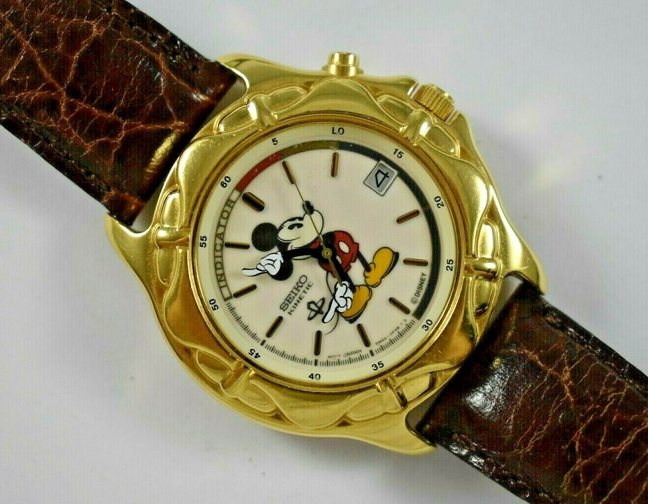 Vintage Seiko Kinetic Mickey Mouse Character Mens Wrist Watch 5M42