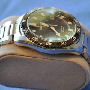 Seiko Kinetic Diver Style 100m WR (5M82-0AG0) Men's Watch | WatchCharts