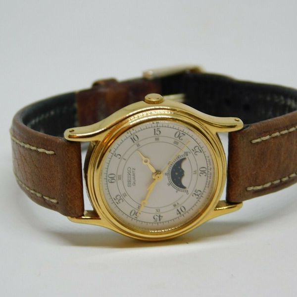 Seiko 4K220049 Moon Phase Quartz Analog Ladies Watch WatchCharts