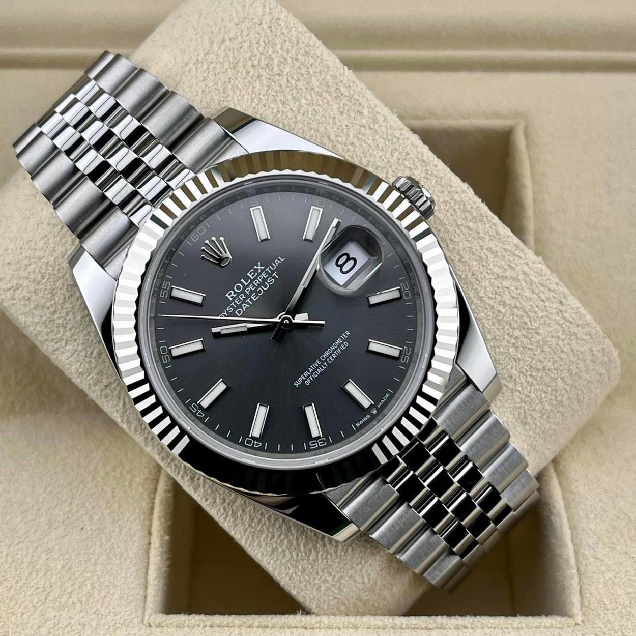 Rolex datejust 41mm outlet rhodium dial