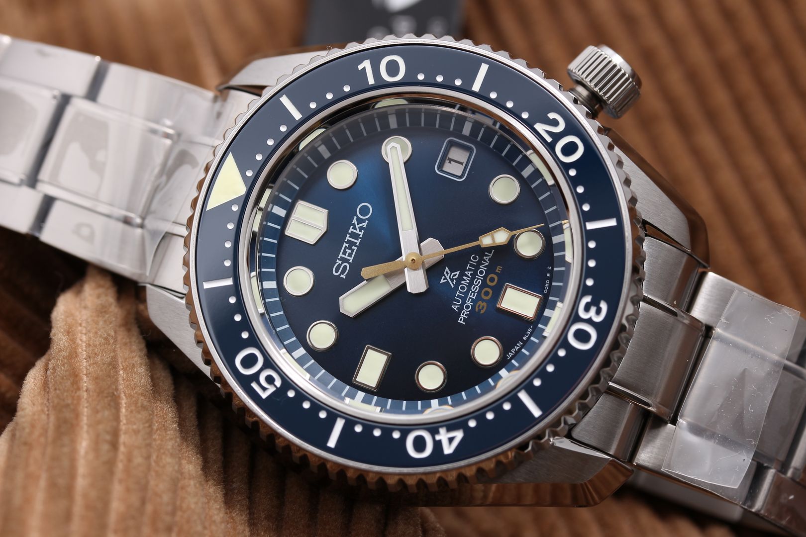 Seiko marinemaster outlet sla023