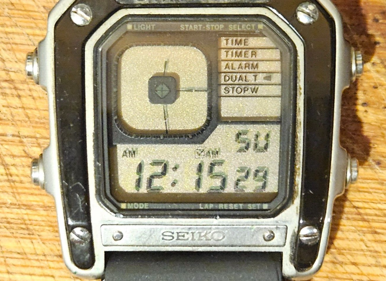 Seiko G757-5000 James Bond Octopussy Chrono Alarm Silver Wave